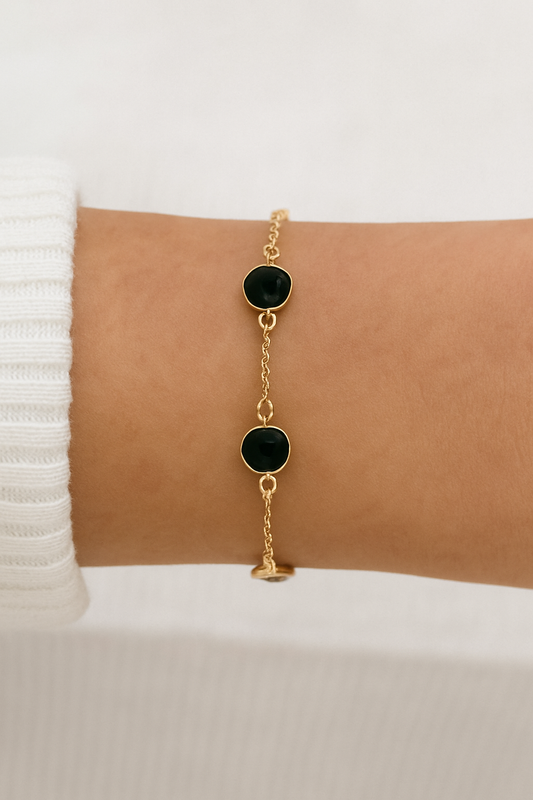 Brățară cu pietre negre în stil elegant