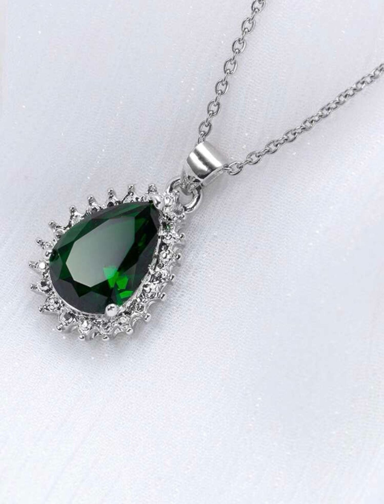 Lănțișor din Oțel Inoxidabil cu Pandantiv Smarald