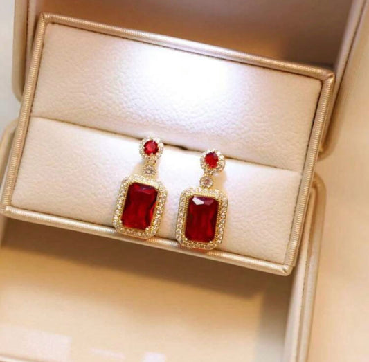 Set Bijuterii – Cercei, Colier și Inel Roșu