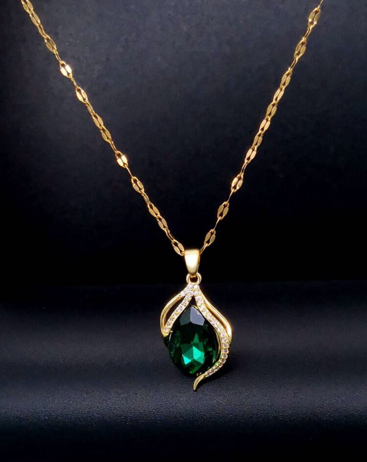 Colier Verde cu Model Împletit