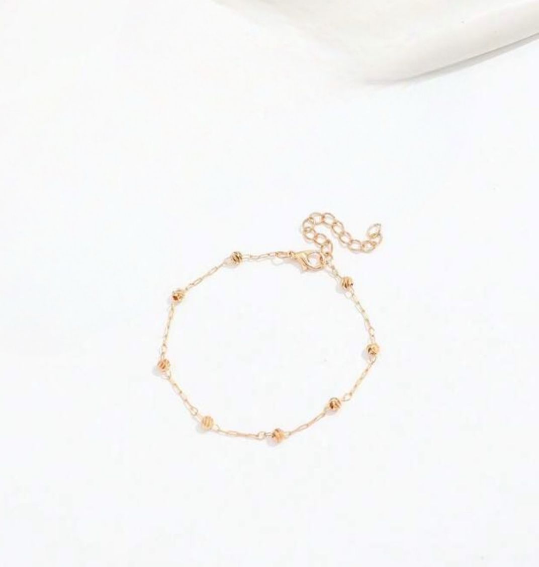 Brățară elegantă cu detalii fine, finisaj auriu