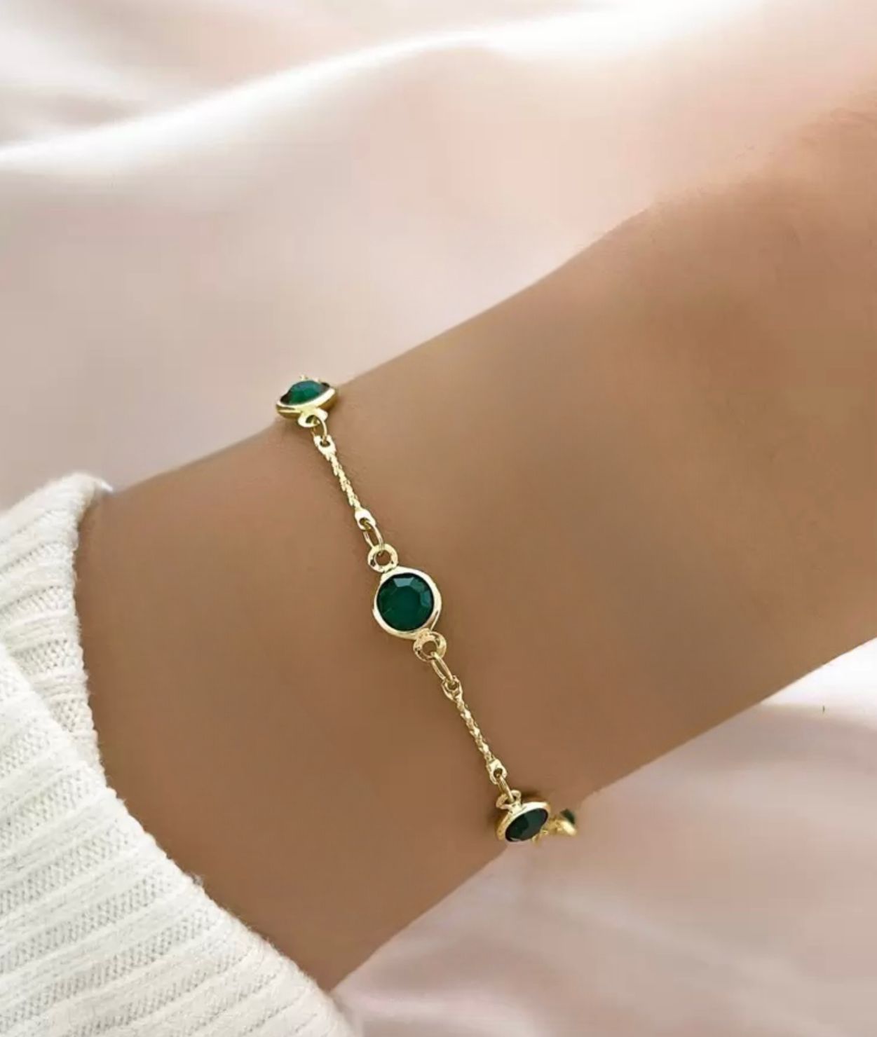Brățară stil elegant cu pietre verzi