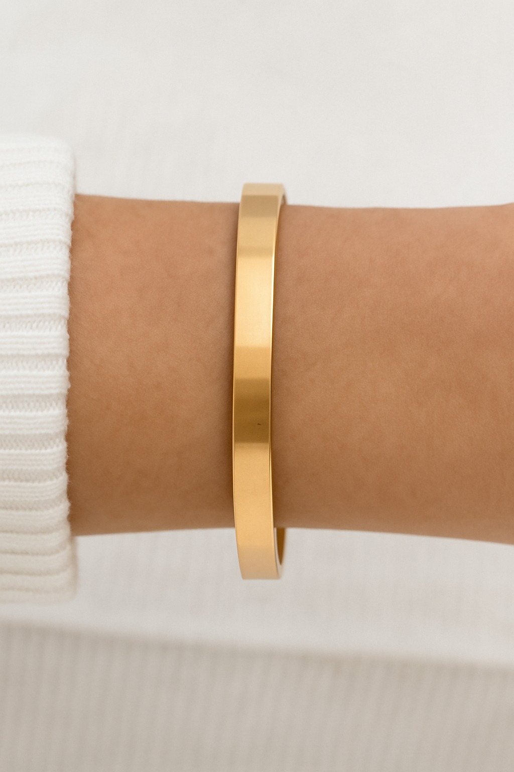 Brățară tip bandă, elegantă cu finisaj lucios